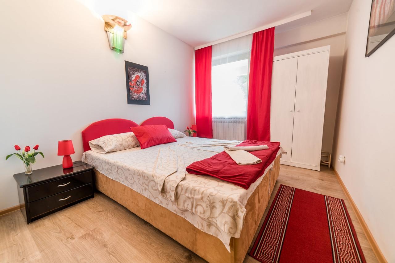 Rooms & Apartment Gh Pasha Tuzla Extérieur photo