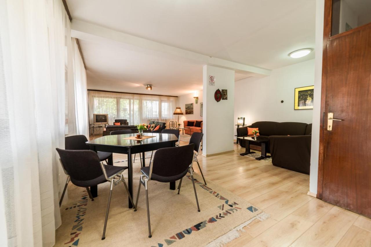 Rooms & Apartment Gh Pasha Tuzla Extérieur photo